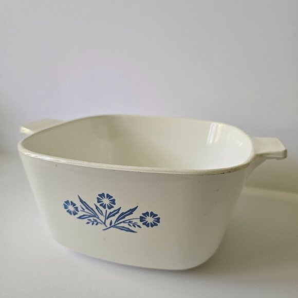 1 3/4 Qt Cornflower Blue Corning Ware Casserole Dish - Made In USA - Picture 12 of 16